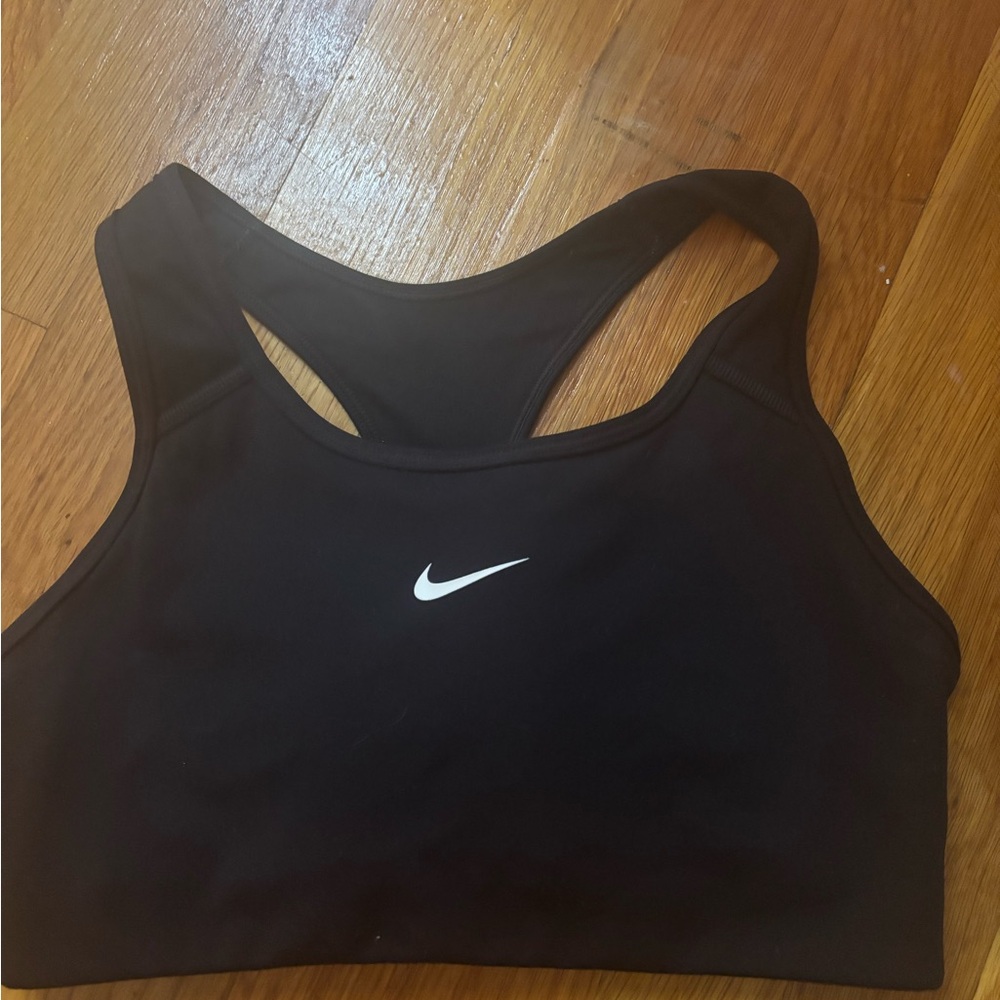 Nike Women's Swoosh Light Support Padded Sports Bra